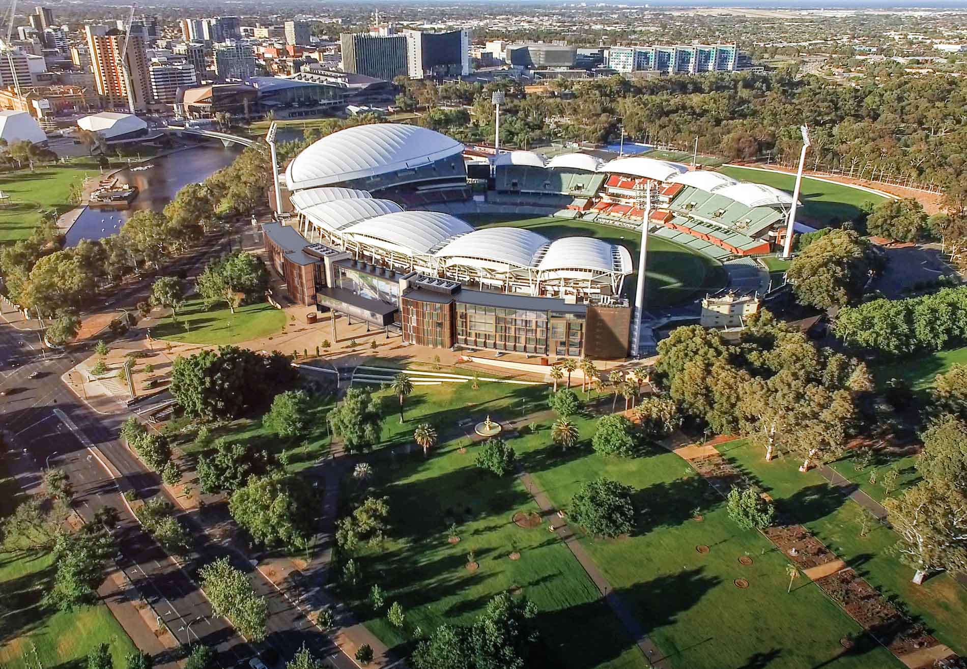 Find us Location & Local Amenities Oval Hotel